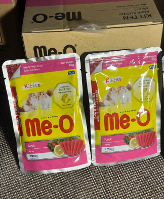 Me-O kitten and adult wet food